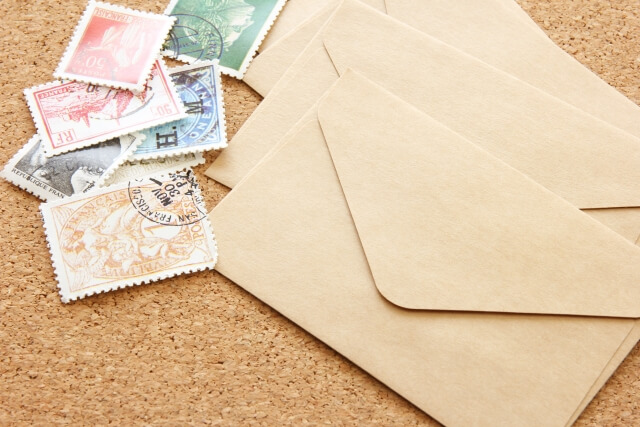 【封筒料金表】封筒を郵送する前に！郵便物の料金や封筒の重さを徹底解説